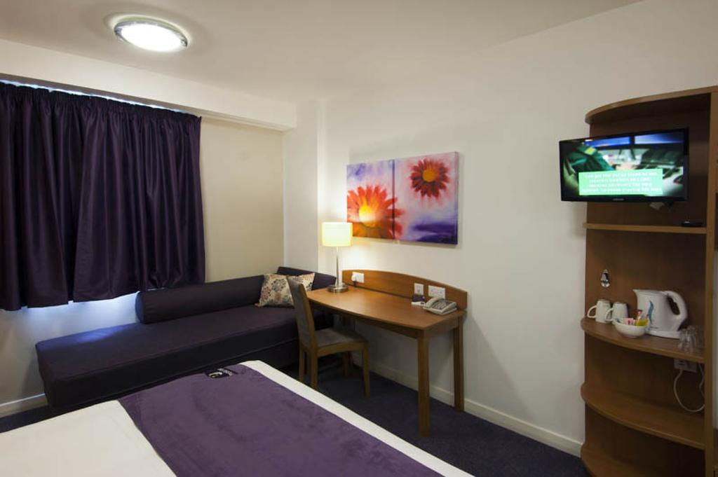 Premier Inn Birmingham City - Waterloo St Esterno foto